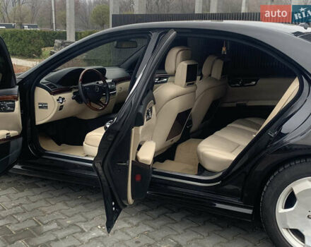 Черный Мерседес С Класс, объемом двигателя 5.51 л и пробегом 249 тыс. км за 14000 $, фото 17 на Automoto.ua