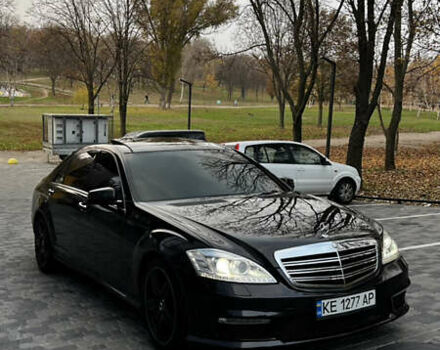 Черный Мерседес С Класс, объемом двигателя 5.5 л и пробегом 305 тыс. км за 14300 $, фото 2 на Automoto.ua