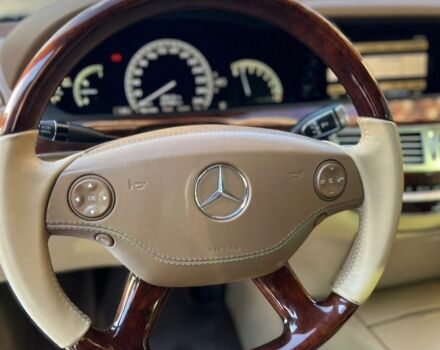 Черный Мерседес С Класс, объемом двигателя 5.5 л и пробегом 330 тыс. км за 10000 $, фото 13 на Automoto.ua