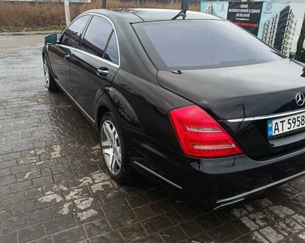 Черный Мерседес С Класс, объемом двигателя 4.7 л и пробегом 339 тыс. км за 11000 $, фото 3 на Automoto.ua