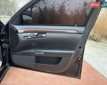 Чорний Мерседес С Клас, об'ємом двигуна 0 л та пробігом 364 тис. км за 11000 $, фото 12 на Automoto.ua