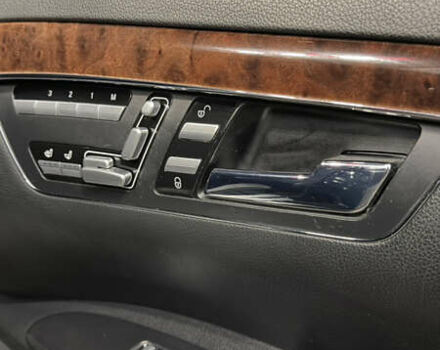 Черный Мерседес С Класс, объемом двигателя 5.5 л и пробегом 176 тыс. км за 8499 $, фото 36 на Automoto.ua