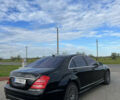 Черный Мерседес С Класс, объемом двигателя 5.46 л и пробегом 280 тыс. км за 13000 $, фото 1 на Automoto.ua