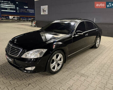 Черный Мерседес С Класс, объемом двигателя 5.5 л и пробегом 176 тыс. км за 8499 $, фото 9 на Automoto.ua