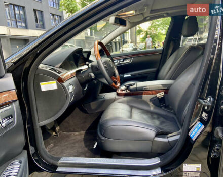 Черный Мерседес С Класс, объемом двигателя 5.46 л и пробегом 171 тыс. км за 14900 $, фото 22 на Automoto.ua