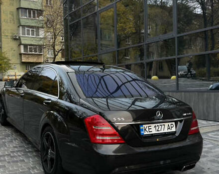 Черный Мерседес С Класс, объемом двигателя 5.5 л и пробегом 305 тыс. км за 14300 $, фото 4 на Automoto.ua