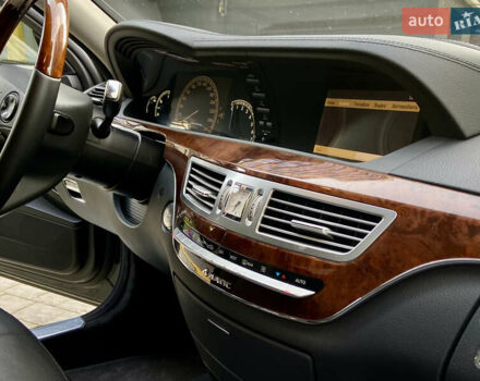 Черный Мерседес С Класс, объемом двигателя 5.46 л и пробегом 171 тыс. км за 14900 $, фото 31 на Automoto.ua