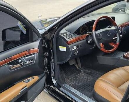 Черный Мерседес С Класс, объемом двигателя 5.5 л и пробегом 288 тыс. км за 11999 $, фото 1 на Automoto.ua