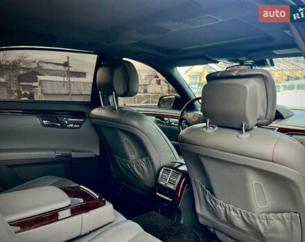 Чорний Мерседес С Клас, об'ємом двигуна 5.46 л та пробігом 160 тис. км за 9990 $, фото 21 на Automoto.ua