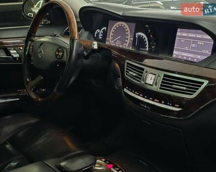 Черный Мерседес С Класс, объемом двигателя 5.46 л и пробегом 266 тыс. км за 10989 $, фото 15 на Automoto.ua