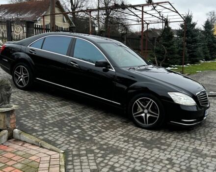 Черный Мерседес С Класс, объемом двигателя 5.5 л и пробегом 327 тыс. км за 10000 $, фото 2 на Automoto.ua