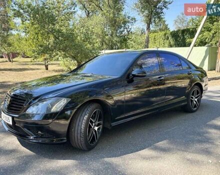 Чорний Мерседес С Клас, об'ємом двигуна 5.46 л та пробігом 349 тис. км за 14999 $, фото 1 на Automoto.ua