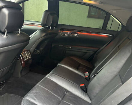 Чорний Мерседес С Клас, об'ємом двигуна 3.5 л та пробігом 308 тис. км за 9999 $, фото 12 на Automoto.ua