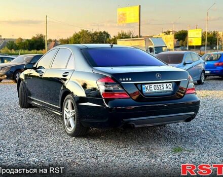 Черный Мерседес С Класс, объемом двигателя 5.5 л и пробегом 202 тыс. км за 8999 $, фото 3 на Automoto.ua