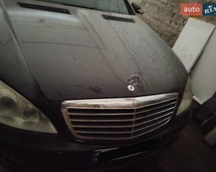 Черный Мерседес С Класс, объемом двигателя 5.46 л и пробегом 120 тыс. км за 6200 $, фото 2 на Automoto.ua