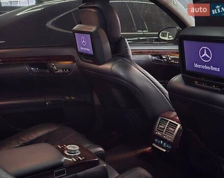 Черный Мерседес С Класс, объемом двигателя 5.46 л и пробегом 266 тыс. км за 10989 $, фото 13 на Automoto.ua