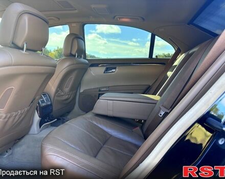 Черный Мерседес С Класс, объемом двигателя 5.5 л и пробегом 320 тыс. км за 11999 $, фото 2 на Automoto.ua