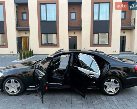 Черный Мерседес С Класс, объемом двигателя 5.5 л и пробегом 220 тыс. км за 12999 $, фото 8 на Automoto.ua