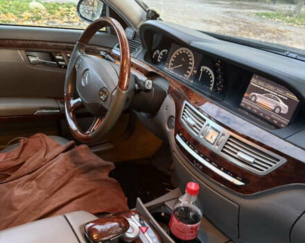 Чорний Мерседес С Клас, об'ємом двигуна 5.5 л та пробігом 155 тис. км за 16800 $, фото 14 на Automoto.ua