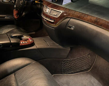 Черный Мерседес С Класс, объемом двигателя 5.5 л и пробегом 176 тыс. км за 8499 $, фото 38 на Automoto.ua