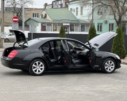 Черный Мерседес С Класс, объемом двигателя 3.5 л и пробегом 217 тыс. км за 10300 $, фото 14 на Automoto.ua