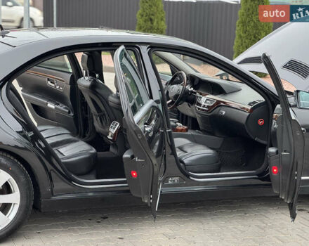 Черный Мерседес С Класс, объемом двигателя 3.5 л и пробегом 217 тыс. км за 10300 $, фото 45 на Automoto.ua