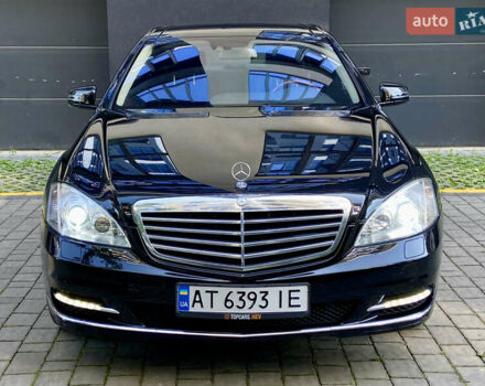 Черный Мерседес С Класс, объемом двигателя 5.46 л и пробегом 171 тыс. км за 14900 $, фото 4 на Automoto.ua