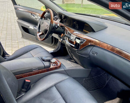 Черный Мерседес С Класс, объемом двигателя 5.46 л и пробегом 171 тыс. км за 14900 $, фото 28 на Automoto.ua