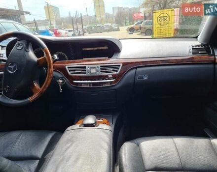 Чорний Мерседес С Клас, об'ємом двигуна 5.5 л та пробігом 203 тис. км за 11400 $, фото 15 на Automoto.ua