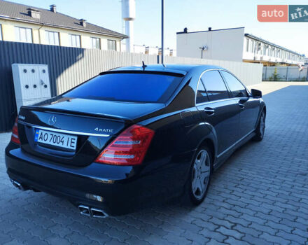 Черный Мерседес С Класс, объемом двигателя 5.5 л и пробегом 220 тыс. км за 12999 $, фото 3 на Automoto.ua