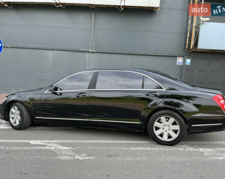 Черный Мерседес С Класс, объемом двигателя 5.5 л и пробегом 81 тыс. км за 33000 $, фото 4 на Automoto.ua