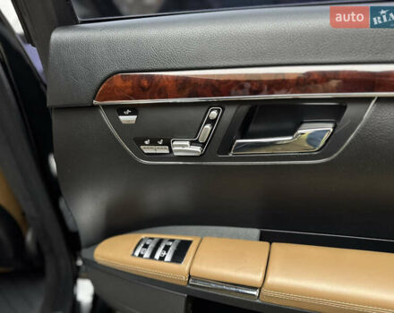 Чорний Мерседес С Клас, об'ємом двигуна 5.5 л та пробігом 288 тис. км за 10950 $, фото 22 на Automoto.ua