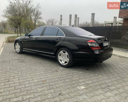 Черный Мерседес С Класс, объемом двигателя 5.51 л и пробегом 249 тыс. км за 14000 $, фото 3 на Automoto.ua