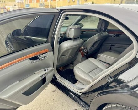 Черный Мерседес С Класс, объемом двигателя 5.5 л и пробегом 258 тыс. км за 7150 $, фото 6 на Automoto.ua