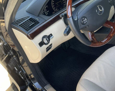 Чорний Мерседес С Клас, об'ємом двигуна 5.5 л та пробігом 157 тис. км за 15900 $, фото 7 на Automoto.ua