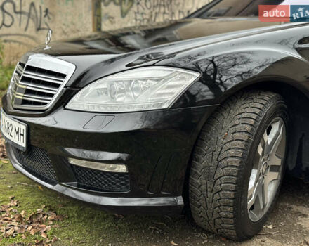 Чорний Мерседес С Клас, об'ємом двигуна 5.5 л та пробігом 288 тис. км за 10950 $, фото 11 на Automoto.ua