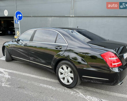 Черный Мерседес С Класс, объемом двигателя 5.5 л и пробегом 81 тыс. км за 33000 $, фото 3 на Automoto.ua