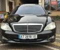 Чорний Мерседес С Клас, об'ємом двигуна 5.5 л та пробігом 205 тис. км за 12500 $, фото 2 на Automoto.ua