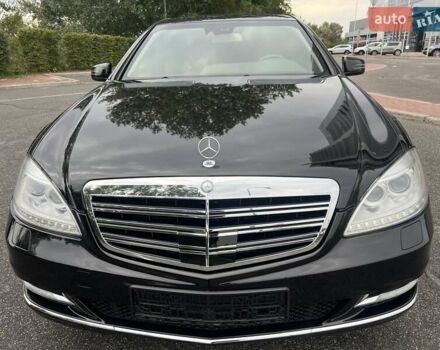 Чорний Мерседес С Клас, об'ємом двигуна 5.5 л та пробігом 125 тис. км за 35500 $, фото 2 на Automoto.ua