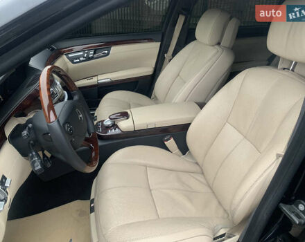 Черный Мерседес С Класс, объемом двигателя 5.51 л и пробегом 249 тыс. км за 14000 $, фото 15 на Automoto.ua