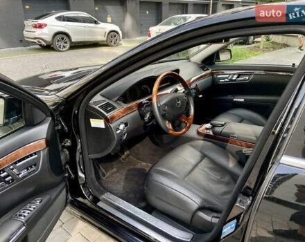 Черный Мерседес С Класс, объемом двигателя 5.46 л и пробегом 171 тыс. км за 14900 $, фото 21 на Automoto.ua