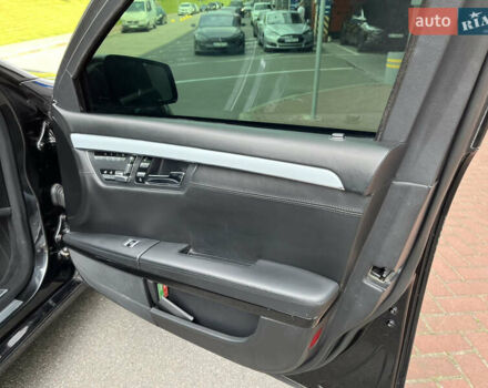 Черный Мерседес С Класс, объемом двигателя 5.5 л и пробегом 81 тыс. км за 33000 $, фото 12 на Automoto.ua
