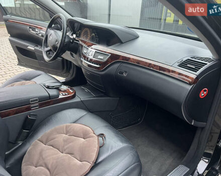 Черный Мерседес С Класс, объемом двигателя 3 л и пробегом 300 тыс. км за 14200 $, фото 17 на Automoto.ua