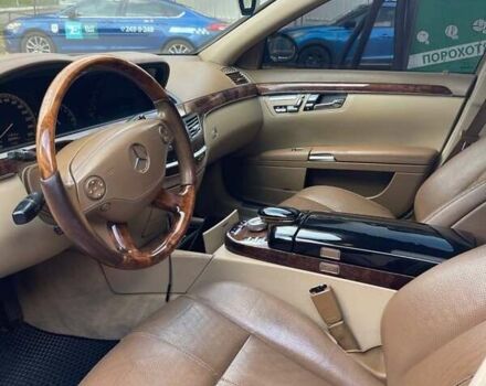 Чорний Мерседес С Клас, об'ємом двигуна 3.5 л та пробігом 340 тис. км за 8450 $, фото 5 на Automoto.ua