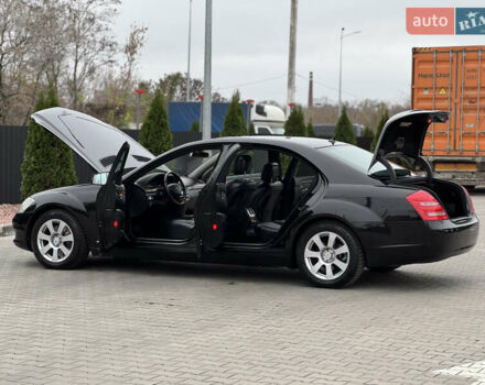 Черный Мерседес С Класс, объемом двигателя 3.5 л и пробегом 217 тыс. км за 10300 $, фото 30 на Automoto.ua