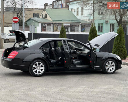 Черный Мерседес С Класс, объемом двигателя 3.5 л и пробегом 217 тыс. км за 10300 $, фото 44 на Automoto.ua