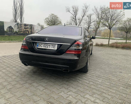 Черный Мерседес С Класс, объемом двигателя 5.51 л и пробегом 249 тыс. км за 14000 $, фото 5 на Automoto.ua
