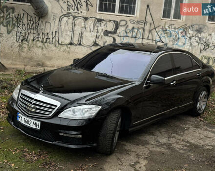 Черный Мерседес С Класс, объемом двигателя 5.5 л и пробегом 288 тыс. км за 10999 $, фото 12 на Automoto.ua