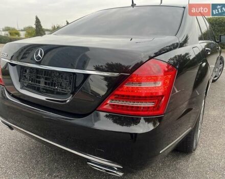 Чорний Мерседес С Клас, об'ємом двигуна 5.5 л та пробігом 125 тис. км за 35500 $, фото 6 на Automoto.ua