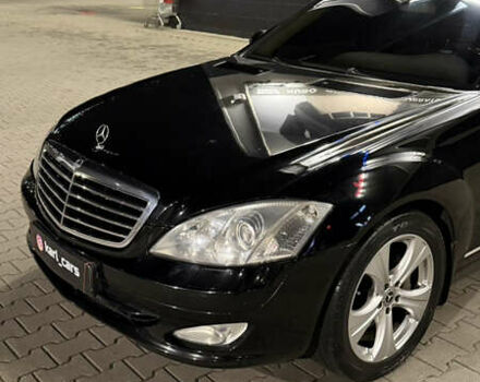 Черный Мерседес С Класс, объемом двигателя 5.5 л и пробегом 176 тыс. км за 8499 $, фото 62 на Automoto.ua